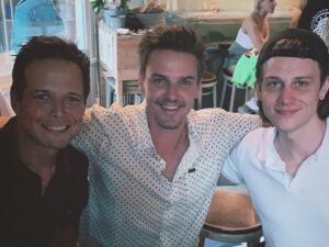 Riley Smith Instagram - One of my favorite things about what I do for a living is getting the opportunity to make rich relationships with amazing people along the way.
📸 With the bro’s @iamscottwolf & @jalexsaxon (not pictured but equally as awesome- the rest of the Drew Crew)
#nancydrew 
#fbf to one of our first dinners in Vancouver.