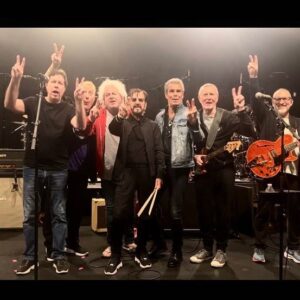 Ringo Starr Instagram - Yes, we’re getting ready. Ringo and the all starrs. See you Friday the 19th  Pechanga resort Casino peace and love, Ringo. 😎✌️🌟❤️ 🎶🌈🥦🌻☮️
