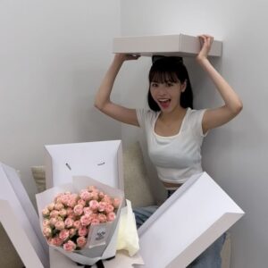 Rinka Otani Instagram - Rosy Rose
素敵なサプライズBOXをいただきました🎁
とても心が躍る🌹