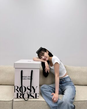 Rinka Otani Instagram - Rosy Rose
素敵なサプライズBOXをいただきました🎁
とても心が躍る🌹
