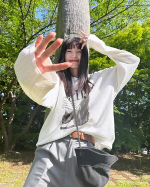 Rinka Otani Instagram - 髪のツヤばっちりだな◎

そして、
事務所の住所変わりましたが届いたお手紙はいただいてます！
(お引越ししたので住所変わっております。)
新オフィスは韓国ドラマみたいなおしゃ空間🏢
コメントやメンションもいつもありがとです🙂‍↕️

今週もお疲れさまでした🤍