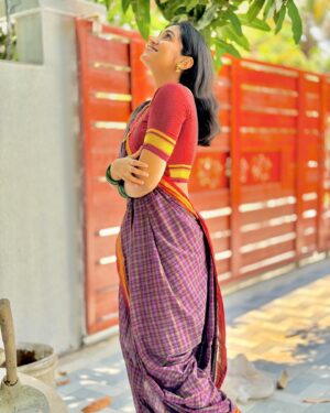 Rinku Rajguru Instagram - गुढी पाडवा व हिंदू नववर्षाच्या हार्दिक शुभेच्छा 🫶🌸
Happy Gudi Padwa🌸🫶🍃

#rinkurajguru