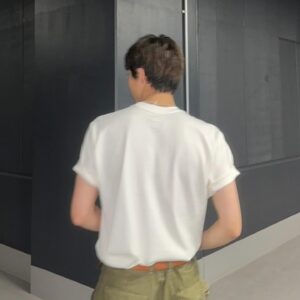 Rintaro Hachimura Instagram - 白TといえばHanes。自分も普段から着用させていただいたり、チェックしていますが、昨年春にHanesから出たのがこの”最高の白T” Hanes SHIRO。

他のアイテムとも馴染みが良く、これ一枚でも格好良く決まるこだわりの白色が絶妙で、着心地の良さに加えて丁度良いオンス感が、どんな人にもハマってくれると思います。

環境にも配慮された紙素材のパッケージはデザインも洗練されています。
白Tを探している方だけでなく、白T愛好家の方にも是非おすすめしたいです。僕もこの最高の白Tで自分を表現していきます！

@hanes_japan
#PR #HanesSHIRO #ヘインズ #白T