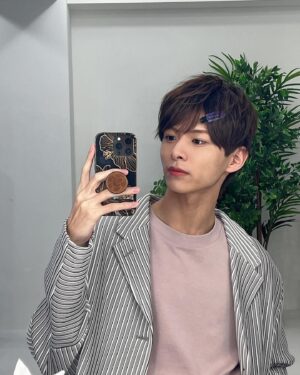 Rio Komiya Instagram - 閏年4年に1度らしい
初めて知りました勉強になります

明日から3月よろしくお願いします
