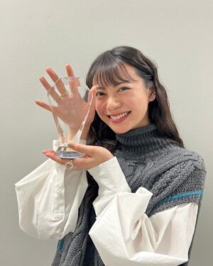 Rio Yamashita Instagram - スプレーアート部門
念願の1位🥇

日立は撮影で通うことも多く、とても思入れの強い場所。
アートで街を元気に！という企画の通り、どうにか街の皆さんに喜んでいただきたく頑張ったので、今回の1位は本当に嬉しかったです。
制作中、応援に駆けつけて下さった方々の優しい言葉や差し入れの数々に、心が折れずに最後までやりきれました！
本当にありがとうございました！

明日から日立駅に展示されるようなので、是非たくさんの方に見ていただければと思います☺️
よろしくお願いいたします！

#プレバト
#スプレーアート　#sprayart 
#art #日立市