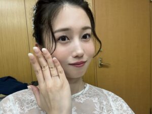 Ririko Masuzawa Instagram - 🕊️🤍
.
.
Amazon Prime Video『1122 いいふうふ』
皆様お楽しみ頂けてますでしょうか？🌷
明日からは新エピソードも公開されます！
ドキドキですね🥹❤️‍🔥❤️‍🔥
.
わたしは3話に少し出演しております◎
ハッピーウェディングなゆり子ちゃん👰‍♀️♡
2枚目はご一緒した高田里穂ちゃん @riho__takada と！
同い年で、仲良くなれてとても嬉しかった☺️⭐︎
#1122いいふうふ #amazonprime #primevideo @1122_ifufu