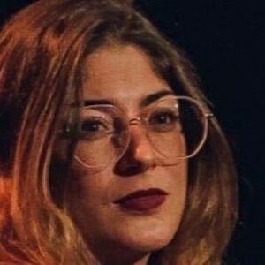 Rita Camarneiro Instagram - Quando te apercebes que passaste o prazo de entrega da declaração trimestral da seg. social. Mandam mails para tudo, agora avisar sobre coisas importantes, tá quieto. 
Próxima entrega ss: 31 de julho. O IVA é hoje: 15 de Maio! 

#euaviso #ritaamiga

📷 @marianafbrsimoes