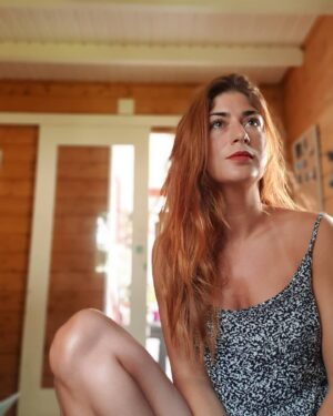 Rita Camarneiro Instagram - Serve a foto de olhar cândido para avisar que já está na net o novo episódio do podcast coisitas de rita. Link na bio