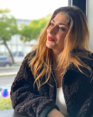 Rita Camarneiro Instagram - Novo episódio de coisitas já está online, com convidado mistério. Falamos de fotos, amoladores, flautas etc. Link na bio eeeee @bananapapaia vai estar em Leiria dia 19 de Dezembro. Qualquer coisa apitem. 

📷 @joanagama