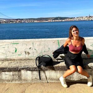 Rita Camarneiro Instagram - Novo episódio do podcoisitas já está online, o link está na bio e eu estive na outra margem do rio.