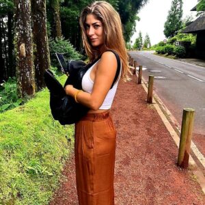 Rita Camarneiro Instagram - Já viram o novo episódio de coisitas? O link está a bio e eu estou na Açores 🤗