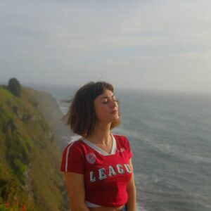 Rita Camarneiro Instagram - Sempre que vou aos Açores fico com a música do São  Macaio na cabeça, e é tão bonita e dramática. Partilho a primeira quadra: 

San Macaio, San Macaio deu à costa, 
Ai deu à costa nos baixos da Urzelina;
Toda a gente, toda a gente se salvou, 
Ai se salvou, só morreu uma menina.

📷@belo_miro