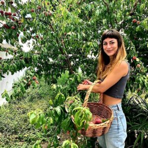 Rita Camarneiro Instagram - Rita's Peache "bla bla bla espetáculo de @bananapapaia dia 29 de Junho com o Raminhos, temos também novo episódio de podcast nas redes; o coisitas de rita está agora parado que tenho andado a dar vazão ao resto, mas depois redimo-me. Amanhã há espetáculo de stand-up em Monsanto, e fiquei de ir à rádio observador levar uns pêssegos, mas vai ter de ficar para o fim-de-semana"