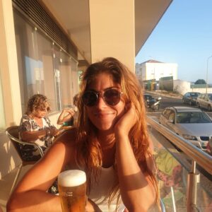 Rita Camarneiro Instagram - Na mesa atrás estavam a falar da Cristina. Não se fala de outra coisa em pastelarias.
