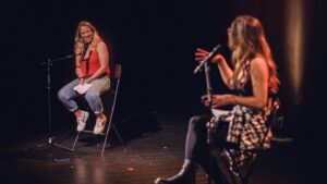 Rita Camarneiro Instagram - Ora, mais um banana-papaia no @teatrovillaret, desta vez com a @bumbanafofinha como convidada. Foi altamente, obrigada a ela, a quem foi e à parceira do costume @joanagama ❤ 
@bananapapaia 

Fotografia: @marianafbrsimoes