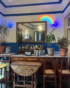 Rita Cruz Instagram - Em ensaios da Missão da Missão na Casa Independente. 

Fico triste  ao saber que este espaço tão especial vai fechar para abrir mais um hotel em Lisboa.
 
Dancei muito nesta casa,dei um concerto nos primórdios de Rita & o Revólver…
Tenho muita pena mesmo. Mas ainda se pode aproveitar este espaço por mais um ano e pouco. É aproveitar 😊

O melhor está no fim 😃