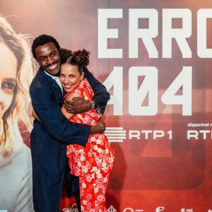 Rita Cruz Instagram - Aqui conseguem ver o tamanho da equipa do Erro 404, liderada pela @pat.sequeira 
Não são muitos nem poucos , são bastantes.

Dia 11 de Março está quase aí! 
@rtppt
@theboard_actorsagency