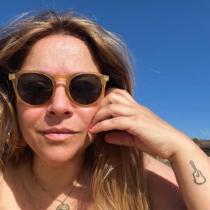 Rita Marrafa de Carvalho Instagram - É para verem tudo, faxavor. 
Na terra da indiferença à diferença, vive-se devagar e com prazer. 
Formentera é este espaço de liberdade, igualdade e calmaria na tormenta. 

Não venham. Isto é péssimo. ❤️