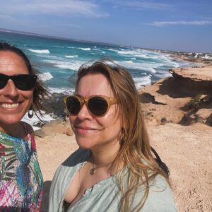 Rita Marrafa de Carvalho Instagram - Bom… não tinha férias há quase um ano. Tirei uma semana para me esquecer, bronzear, ler, dormir e rir com a @alunascimento 
Formentera é um pequeno paraíso onde vou deixar raiz. 

Fiquem com um saborzinho doce do primeiro dia. E esperem porque vos encher de dias incríveis.