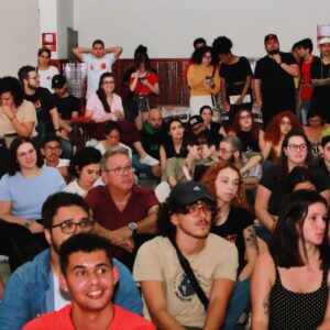 Rita von Hunty Instagram - Aqui tem um compilado de fotos e um agradecimento!

Sábado passado, dia 15/abril, recebi um convite do @pcbpartidao e do @lgbtcomunistasp para integrar uma mesa de análise de conjuntura e apontamentos da questão LGBT e a luta de classes. O evento aconteceu em São José dos Campos mais especificamente no Sindipetro.

Contamos com mais de 300 companheiras e companheiros de luta, além dos e das camaradas do partido.

A mesa foi mediada pelo camarada @vitorferreira_h e teve as falas análises e contribuições do @matsgoncalves sobre conjuntura, educação e arte e @auroraustral__ sobre saúde mental, direitos e alienação.

Foi uma alegria e um prazer imenso!
Pelo poder popular!
Pelo socialismo!
Venceremos ❤️