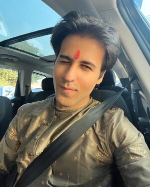 Ritvik Arora Instagram - Red flag❌ Red teeka ✅