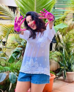 Actress Riya Suman HD Instagram Photos and Wallpapers April 2024