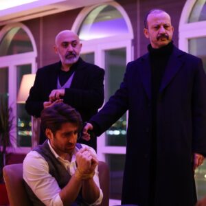 Riza Kocaoğlu Instagram - ‘Beni yaşamaya mahkum ettin’ 
Kötü Adamın On Günü @netflixturkiye