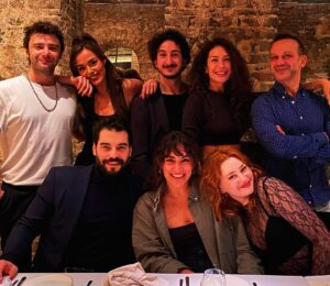 Riza Kocaoğlu Instagram - Seviyorum sizi ❤️🌞🌹iyi ki bu Tuzak kurulmuş 

(Bu sevgi  Tuzak’ı için teşekkür🌹❤️🙏 @esatyontunc  @eylemmmc @acunilicali )