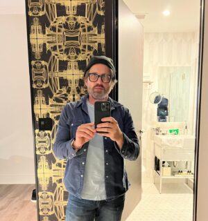 Rob Benedict Instagram - Photobombing the cool wallpaper behind me.