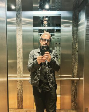 Rob Benedict Instagram - Das ist gut. 
#germany🇩🇪 #elevatorselfie