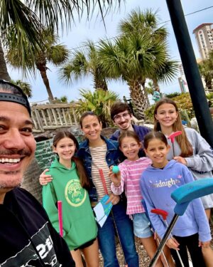 Rob Mariano Instagram - The banker would be proud : Excursion Training!🔥 #DealorNoDealIsland @dontcallmeayayron @dealornodealtv @nbc @peacock @endemolshineus