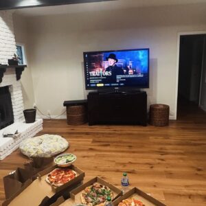 Rob Mariano Instagram - Literally still in the process of moving in… no furniture-no problem got the Wi-Fi hooked up and ready to stream #TheTraitorsUS Finale and Reunion on @peacock #PizzaParty