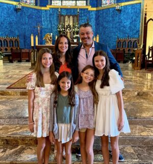 Rob Mariano Instagram - Happy Easter!!! 
💜💛💙💗