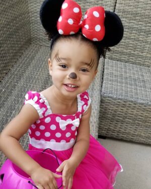 Robbie Jones Instagram - Happy Halloween from Minnie Mouse! 💕🎃
#MyHeart
