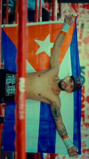 Robeisy Ramirez Instagram - Vallan para YouTube que #ElTrenDeCuba🚂🇨🇺 está en la calle🙏🏼❤️