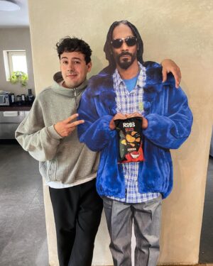 Robert Brosowski Instagram - O.G zu Besuch in der WG!😎