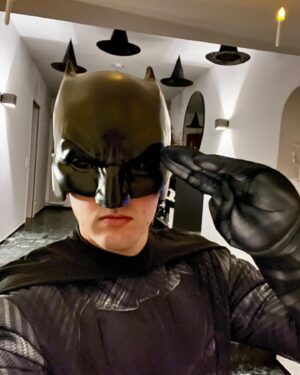 Robert Brosowski Instagram - Sei immer du selbst! Außer du kannst Batman sein, dann sei Batman.🦇😂