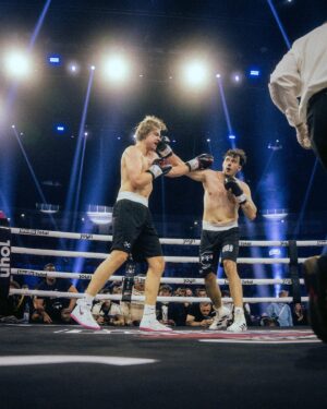 Robert Brosowski Instagram - Remember my Name💥🥊
Danke an alle die Teil dieser Reise waren!❤️
Es war die verrückteste Nacht meines Lebens! 📸 @witters_sportfotografie @dermeusel @leeonbeeon @flotreiber