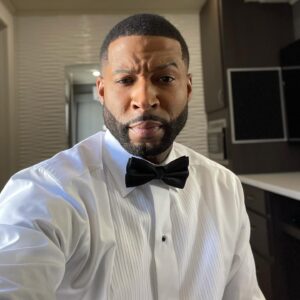 Robert Christopher Riley Instagram - Good morning from the trailer. #Dynasty #Culhane #RobRileyNYC