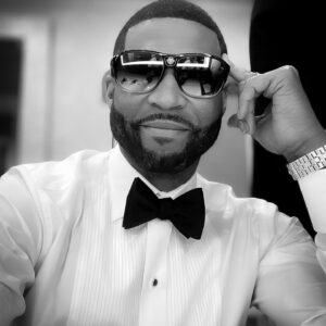 Robert Christopher Riley Instagram - Peace and Love! #Culhane #Robrileynyc #Dynasty #Season4