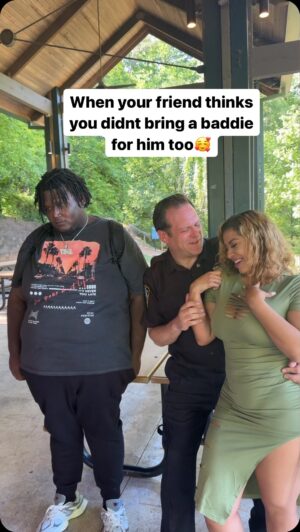 Robert Dean III Instagram - Never make ya bro a third wheel🤣 #bestfriend #doubledate