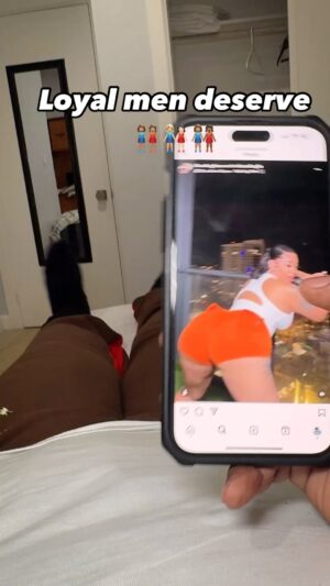 Robert Dean III Instagram - Should loyal men get 5sums👩🏽‍🤝‍👩🏾? @ilovekaylaxx