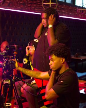 Robert Dean III Instagram - Back in that mode😤🎬

(Thank you to everyone that helped out on this film including the producer @trecelashae & special thanks to @noshatl_ for letting us use there restaurant, grand opening the 21st of June)

‼️THERE WAS NO REAL WEAPONS OR BLOOD USED IN THIS POST, ITS ALL ITS PROPS AND MAKE UP THIS IS A MOVIE SET‼️