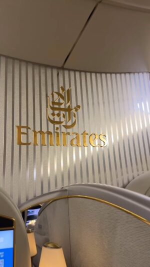 Robert Geiss Instagram - Jetzt geht’s zurück nach Monaco, in der Hoffnung, dass da die Sonne scheint. Dubai im Regen. Einen wunderschönen Dienstag. 😎😎😎