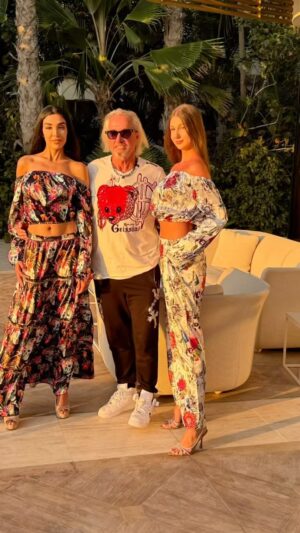 Robert Geiss Instagram - Heute mal wieder ein Mega Tag jetzt geht’s auf die Beach Party nach einem erfolgreichen Fotoshooting. Ich glaube wir werden noch viel Spaß haben.😎😎😎💪