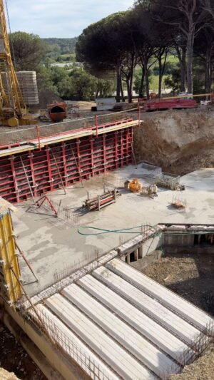 Robert Geiss Instagram - Nein, heute ein neuer Tag auf der Baustelle Einen schönen Dienstag wünsche ich euch. @robertogeissini
