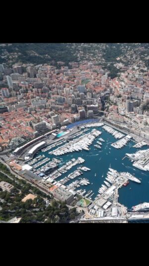 Robert Geiss Instagram - Viel Spaß beim Formel 1 Rennen in Monaco perfektes Wetter @robertogeissini