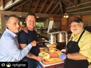 Robert Knepper Instagram - Big thanks to @ripfighter and @sams_bbq1  #Repost
・・・
We had an extremely great meal today thanks to @sams_bbq1 @robert_knepperofficial approves #bleed  #behindthescenes