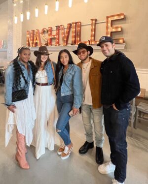 Robert Ochoa Instagram - A little bash in Nash for @braddalius … 🤠🍻 

#Nashville #MusicCity #Country