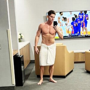 Robert Palmer Watkins Instagram - Feels good to be back. Physically, but more than that….MENTALLY. That’s 🔑